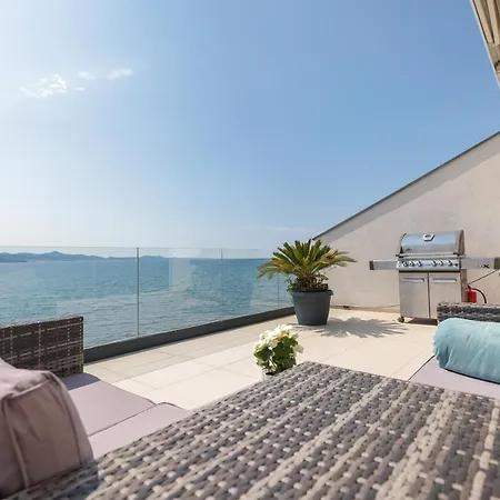 Penthouse Sky With Private Jacuzzi On *