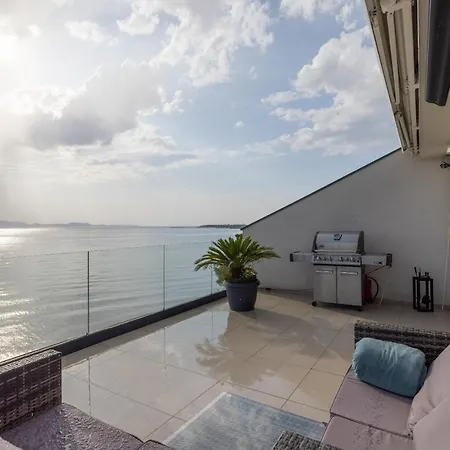 Penthouse Sky With Private Jacuzzi On