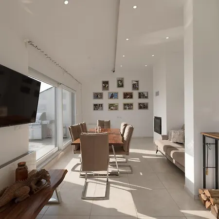 Penthouse Sky With Private Jacuzzi On