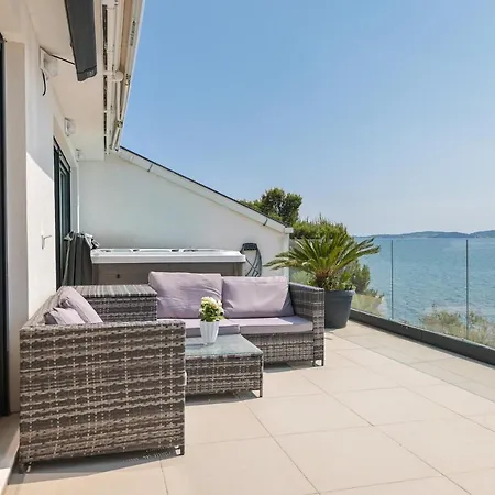 公寓 Penthouse Sky With Private Jacuzzi On 比比涅